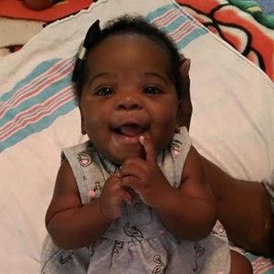 Meet your Posher, Annette